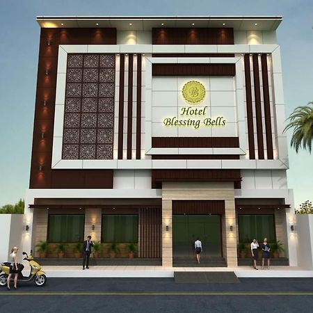 Hotel Blessing Bells Fāzilka Exterior foto