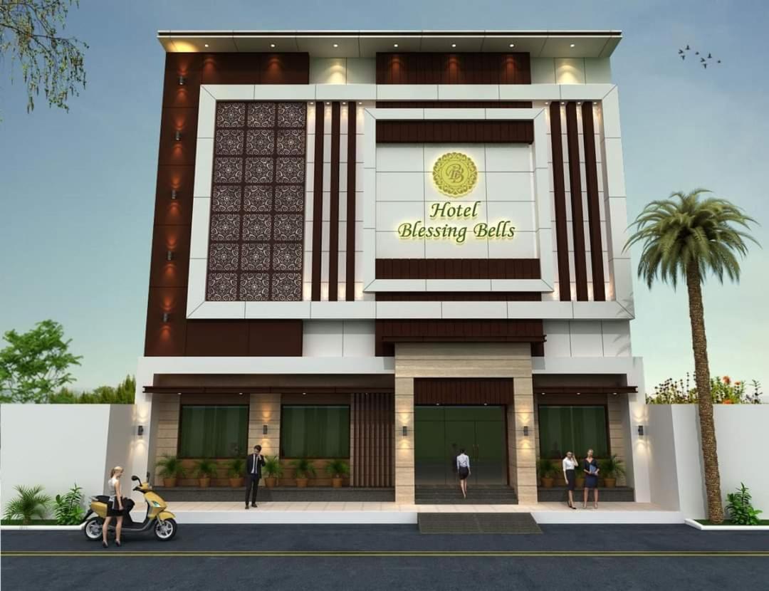 Hotel Blessing Bells Fāzilka Exterior foto